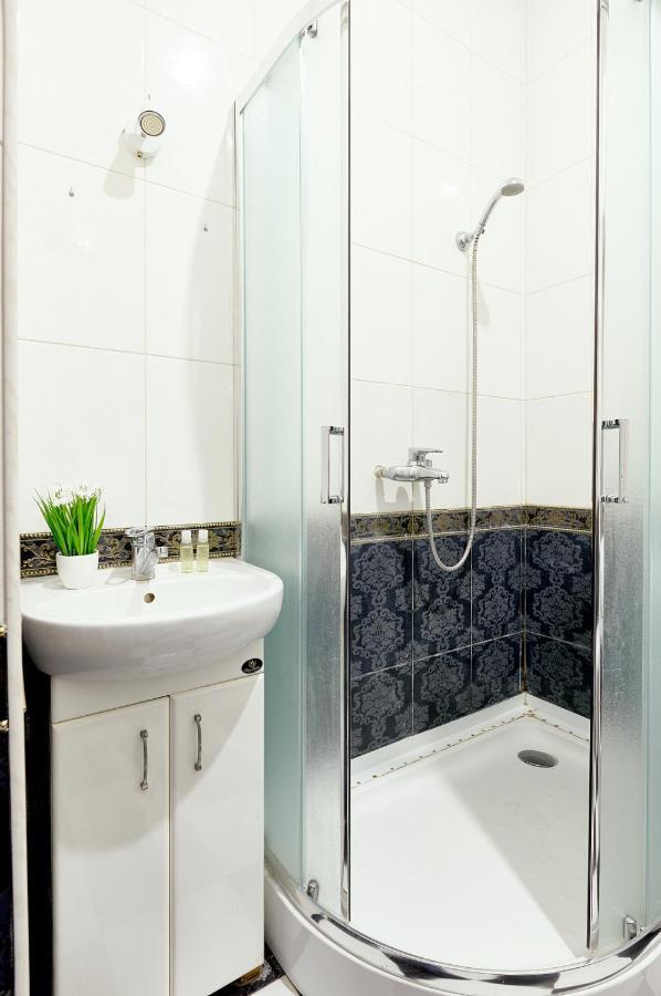 S12-58 Modern Aparthotel With Two 2Bedrooms In Central Kiev - Bessarabska Squere - Gulliver Mall - Olympic Stadium - Palace Of Sports - Saksahanskoho St, 12Б Exterior foto